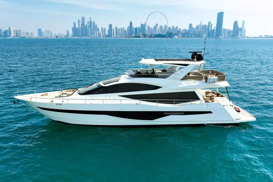 YACHT & DHOW CRUISE EXPERIENCE